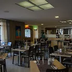 Iate Plaza Hotel 402