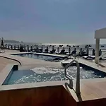 Iate Plaza Hotel 402