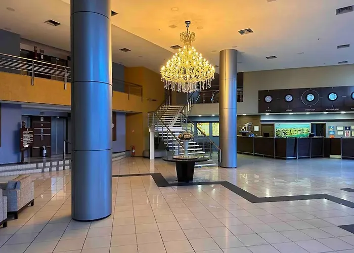 Iate Plaza Hotel 402