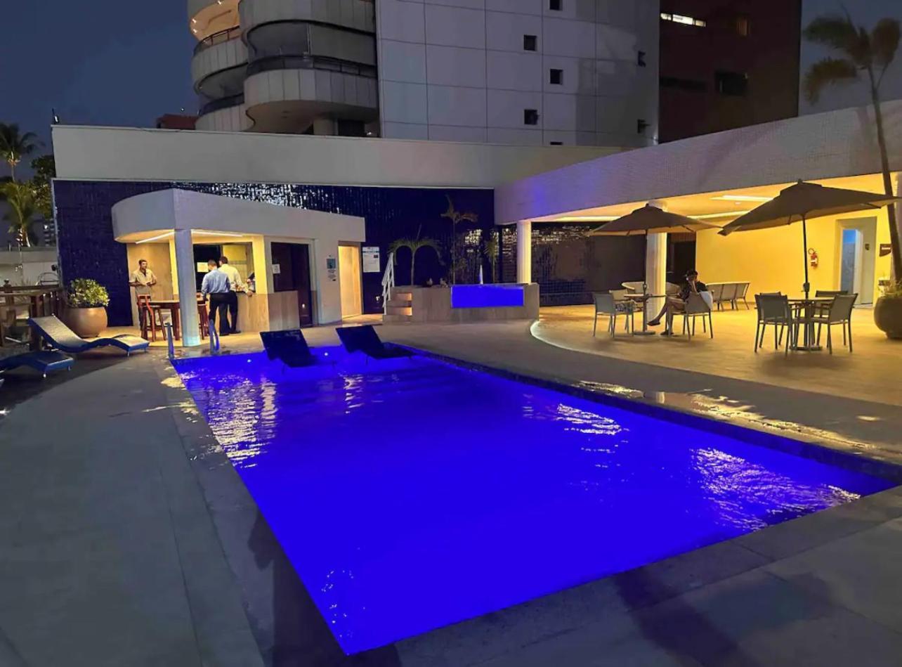 Iate Plaza 402
