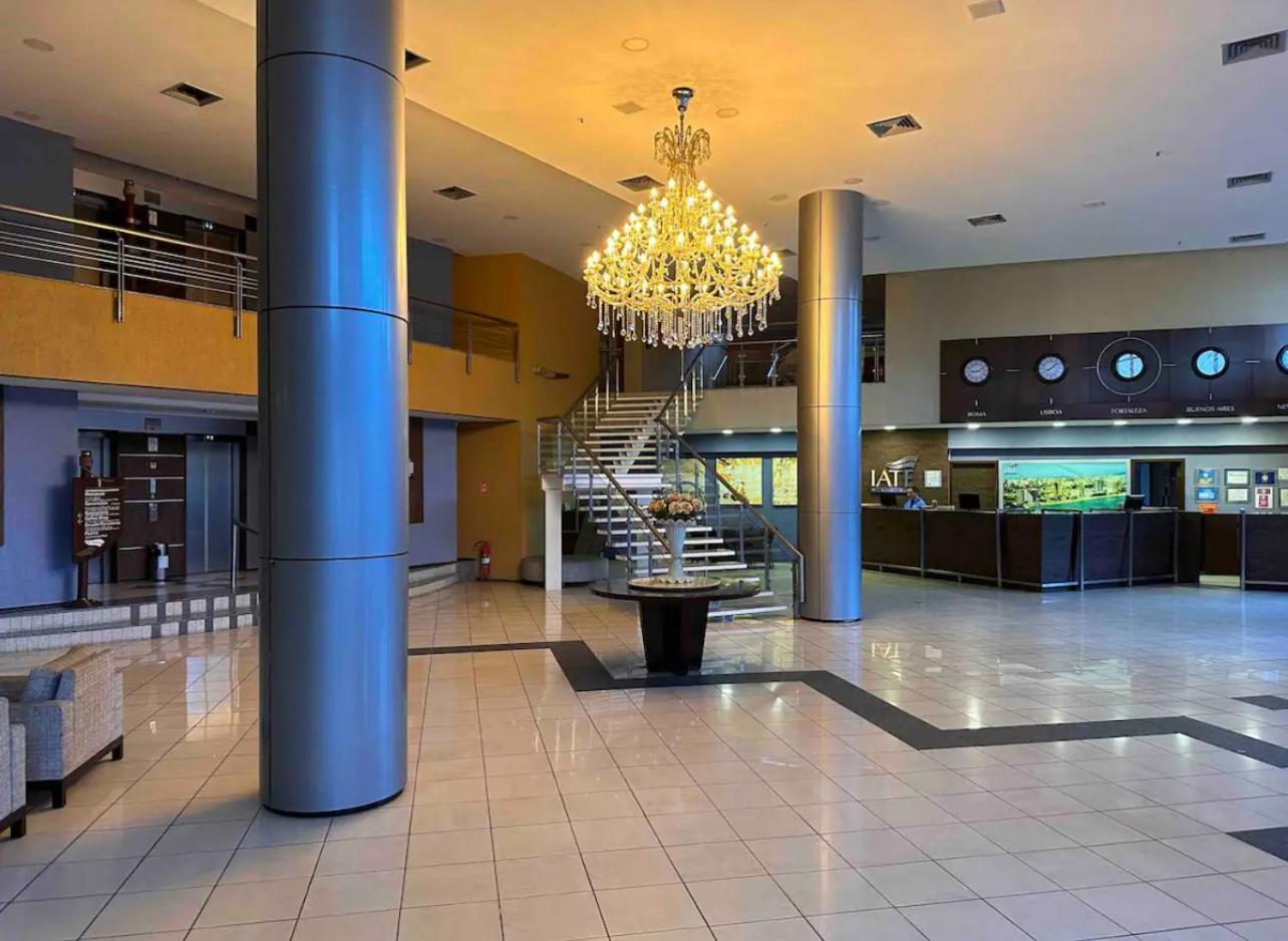Iate Plaza 402 Apartment
